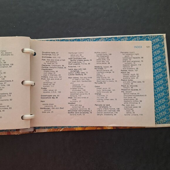Betty‎ Crockers Bisquick Cookbook 1976 4th Printing Small Vintage Easy Homestead - Picture 8 of 10